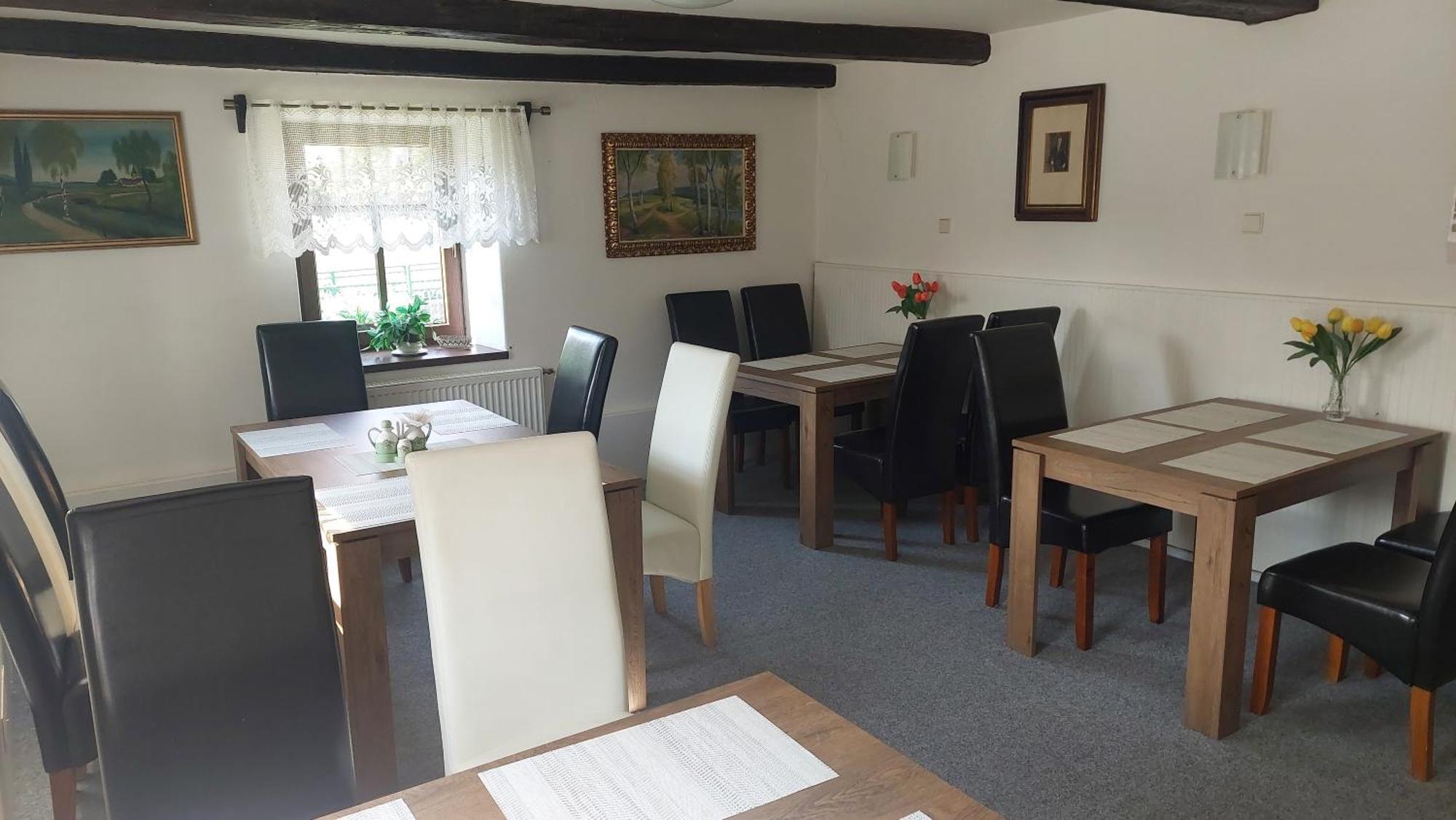 Penzion A Restaurace U Strnada Klatovy Exterior foto